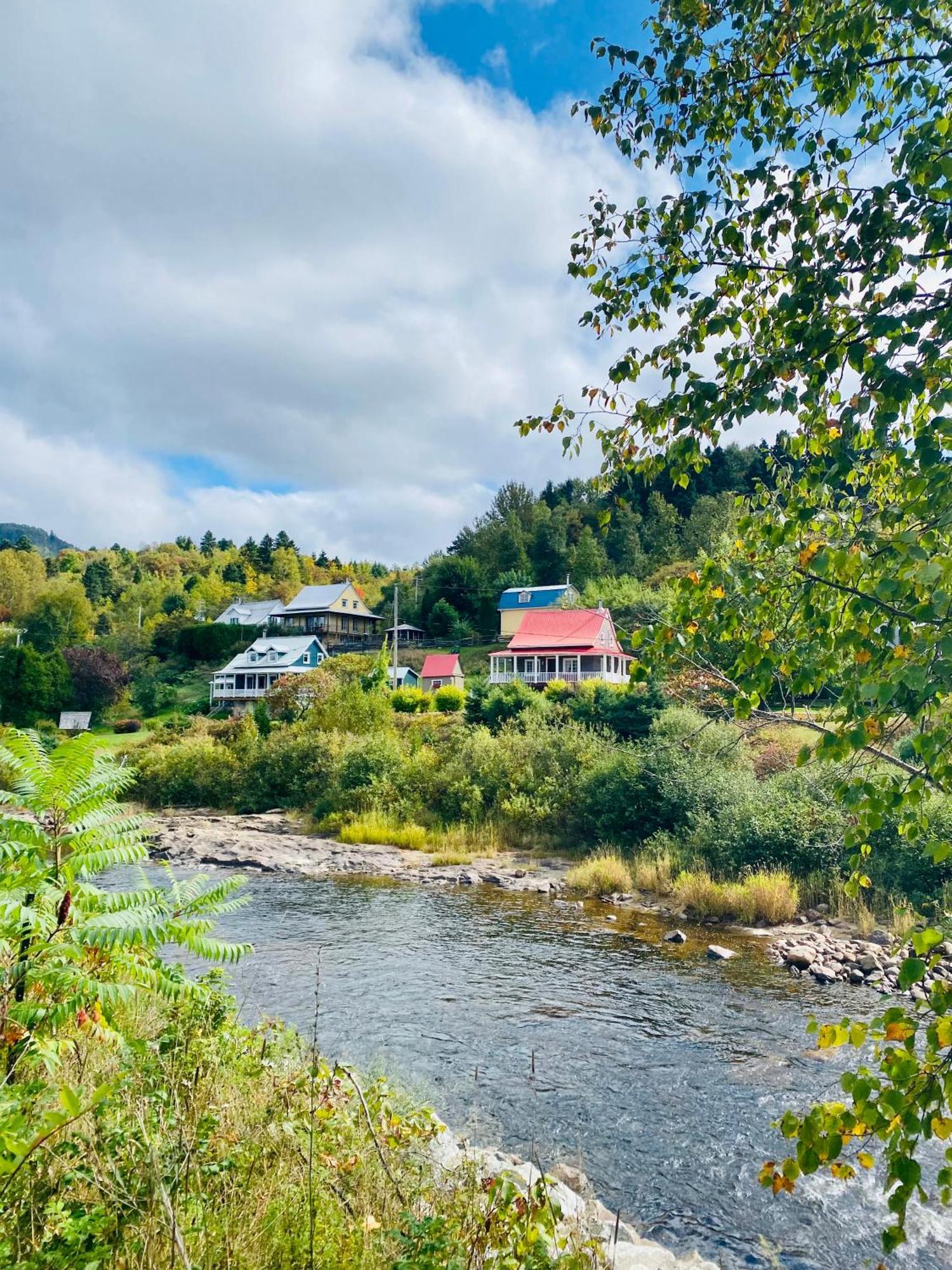 Belle Maison Avec Vue Sur La Riviere LʼAnse-Saint-Jean Εξωτερικό φωτογραφία